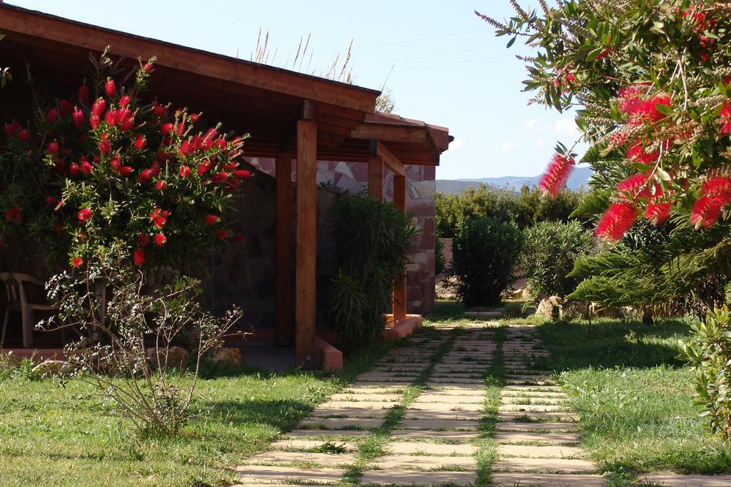 Il Gabbiano Hotel Chia Exterior photo